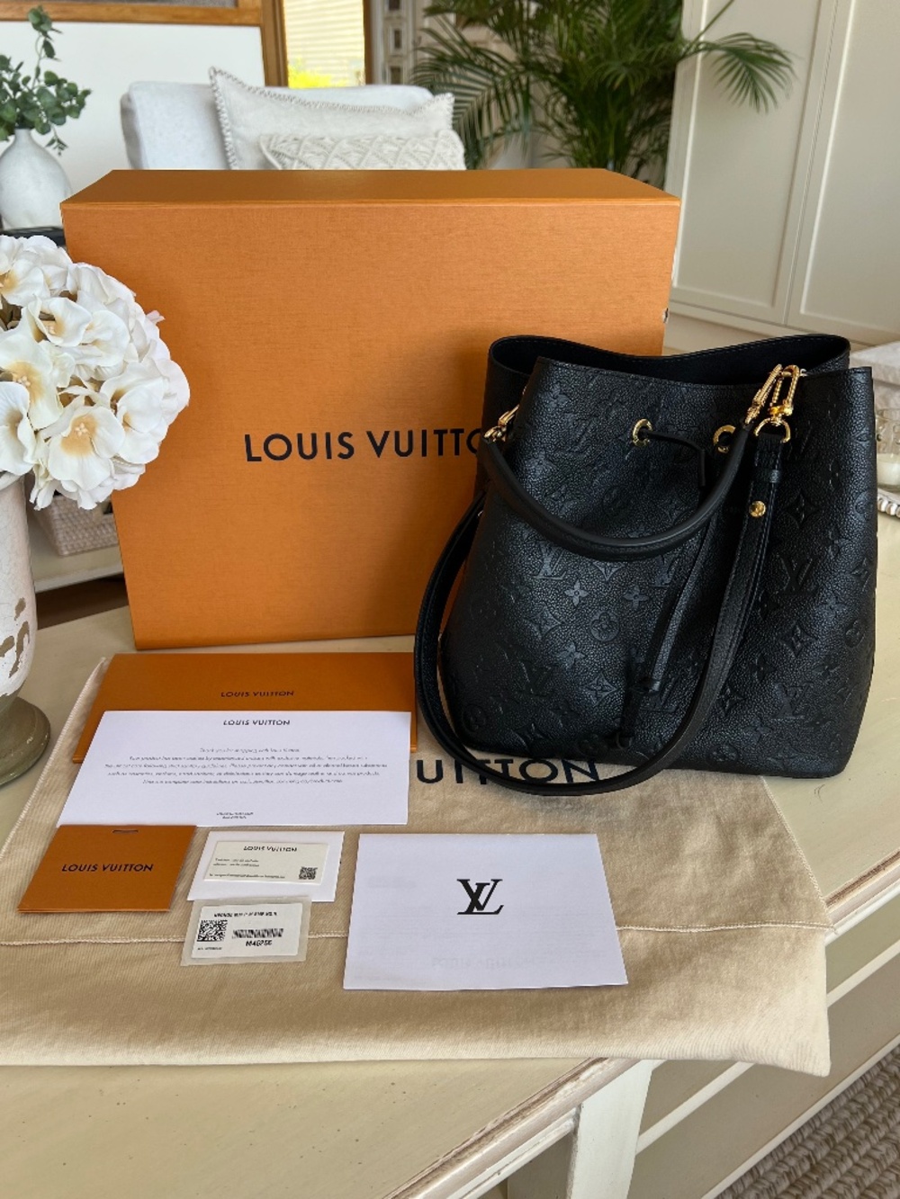 LOUIS VUITTON NeoNoe MM in Black Empreinte Leather PRISTINE Condition